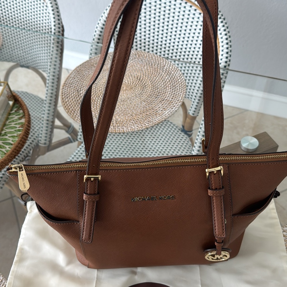 Michael Kors Tan Leather Shoulder Bag - Picture 3 of 7